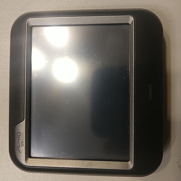 Mio GPS Unit - Picture 1 of 2